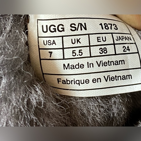 UGG PRE-OWNED WOMEN'S BAILEY BUTTON TRIPLET II GRAY BOOTS SIZE 7 - Picture 7 of 9